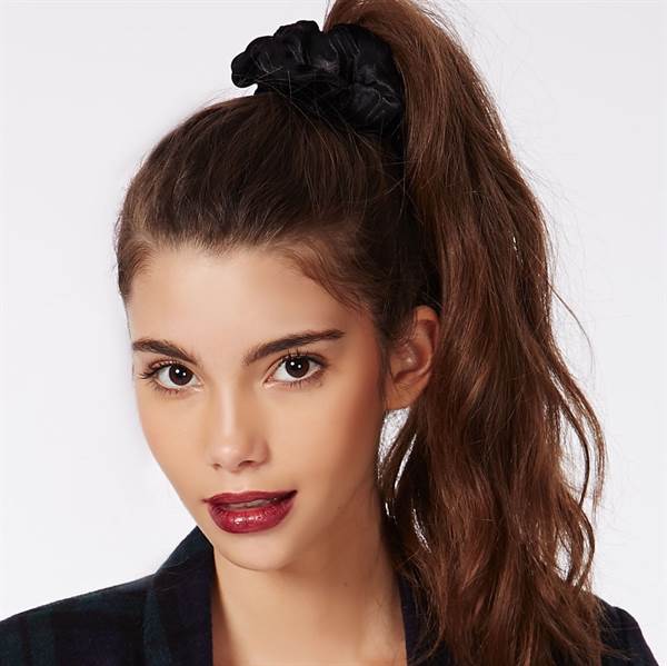 Scrunchie - Velour & elastic - Black - Hair Accessories